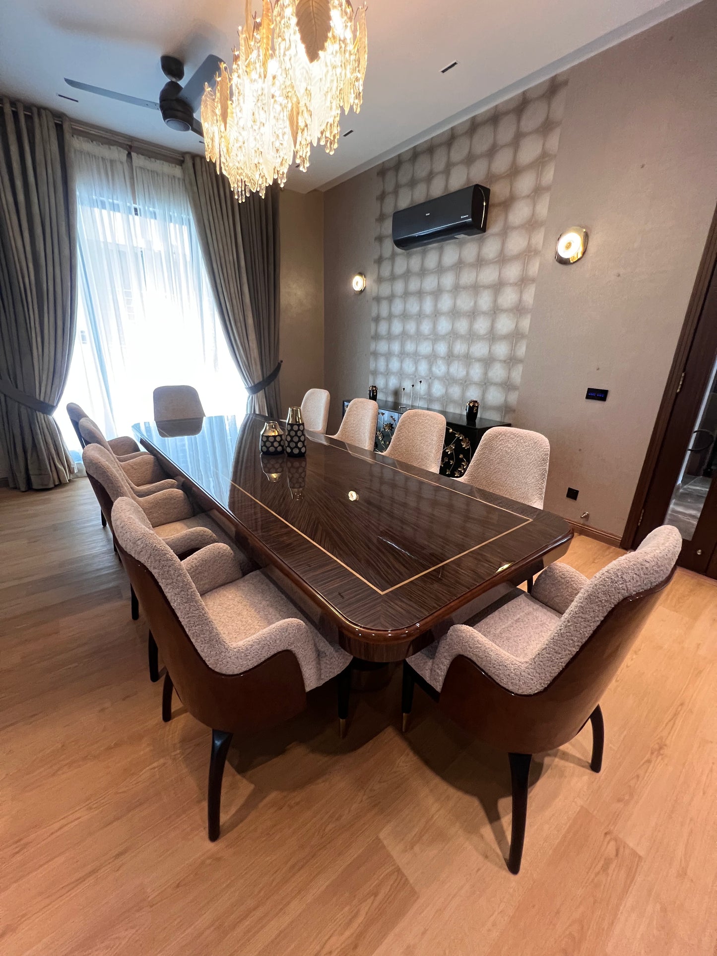 The Luxe Gathering Dining