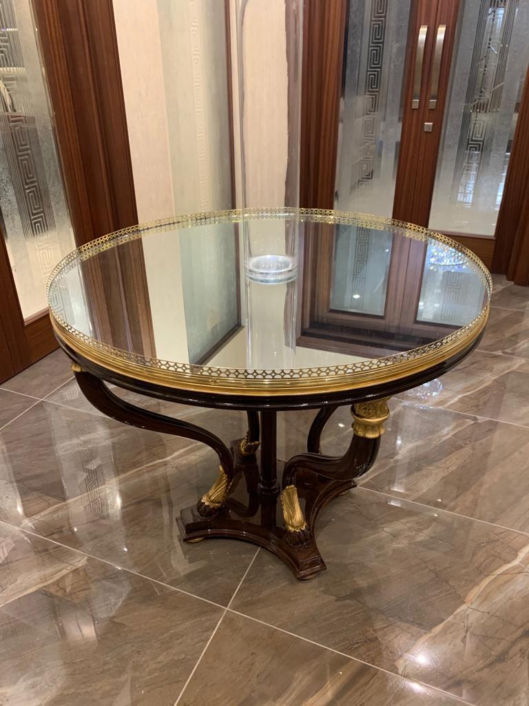 Regal Harmony Round Table