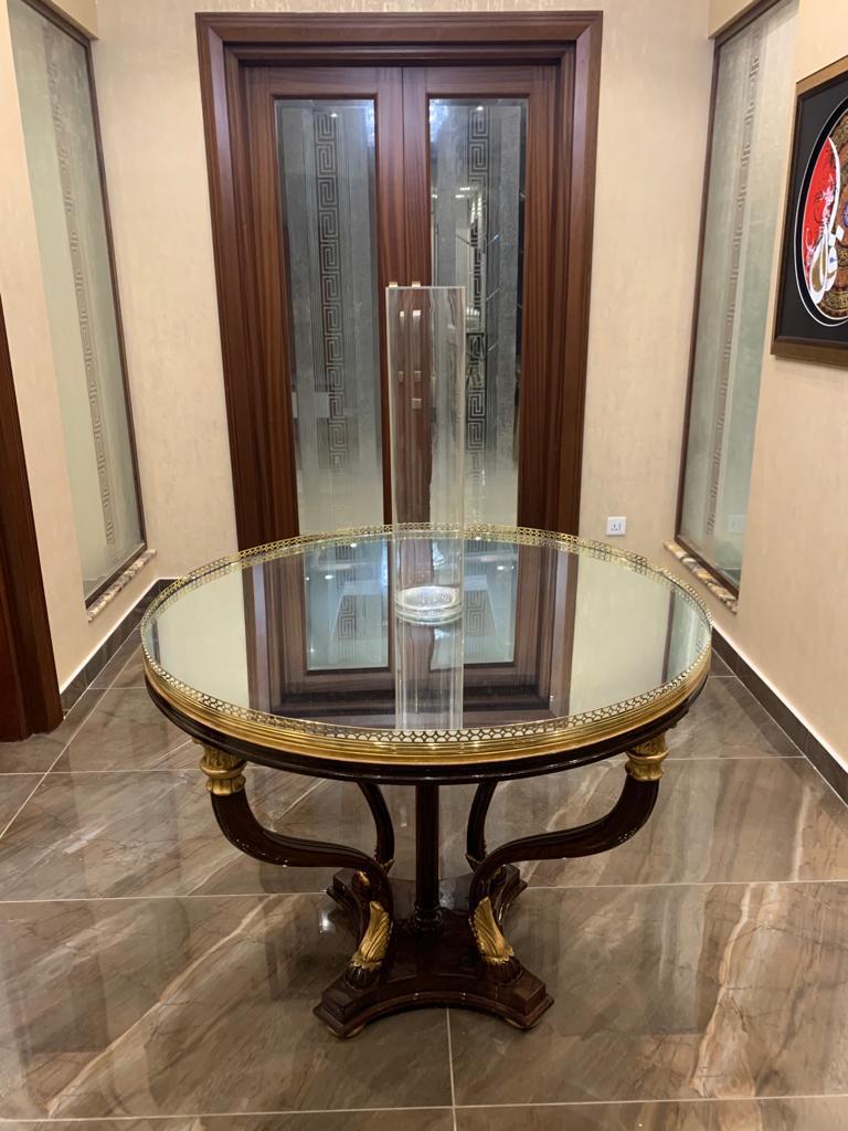 Regal Harmony Round Table