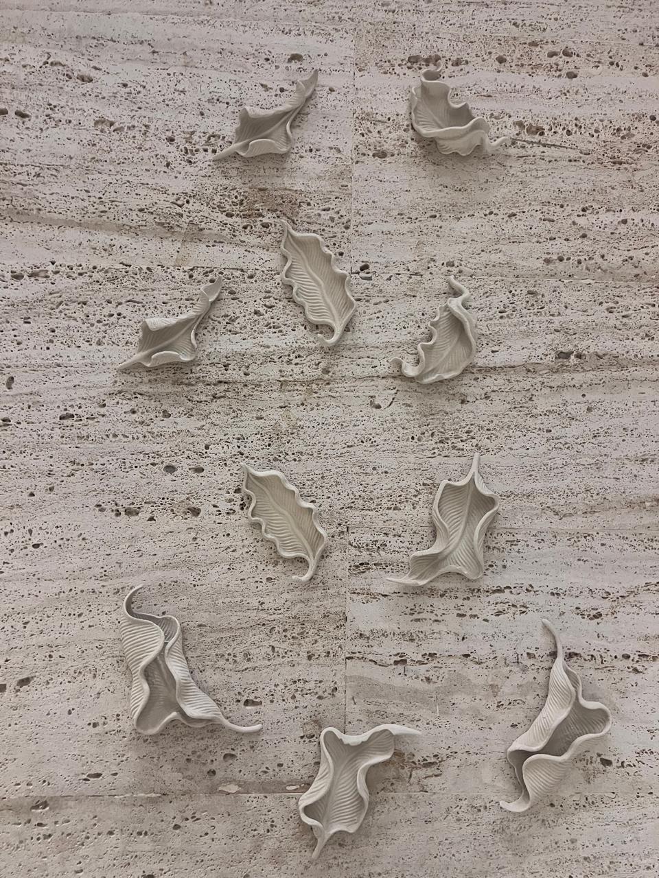 Aurum Leaves Stone Finish