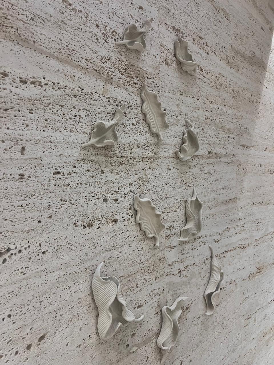 Aurum Leaves Stone Finish