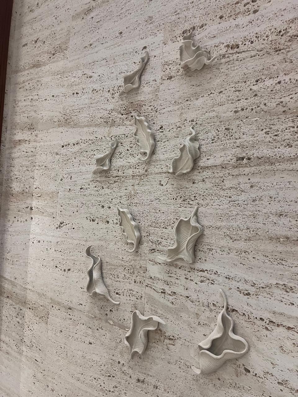 Aurum Leaves Stone Finish