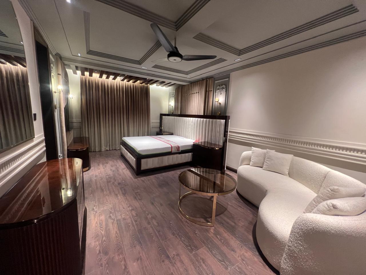 Velare Luxury Bed set