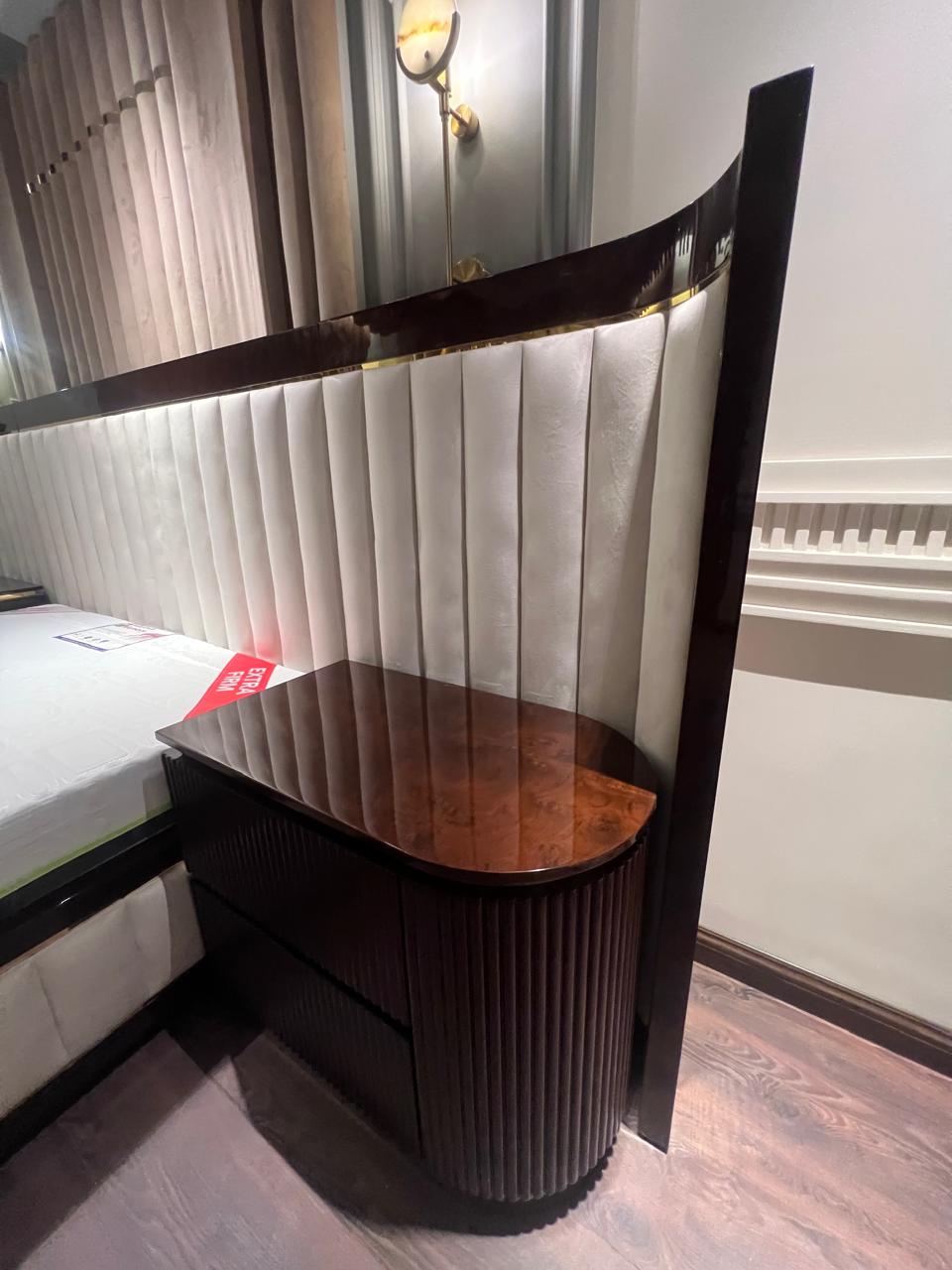 Velare Luxury Bed set