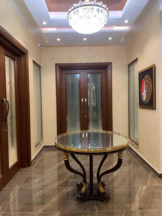 Regal Harmony Round Table