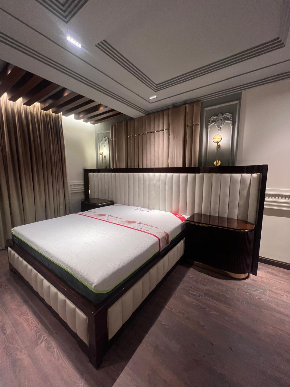 Velare Luxury Bed set